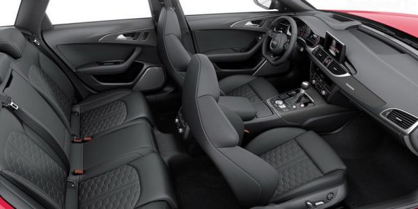 2015 Audi RS6 interior