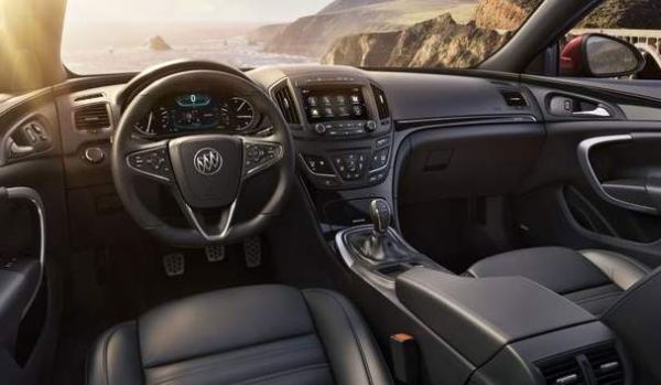 2015 Buick Regal interior