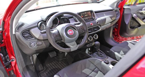 2015 Fiat 500x interior