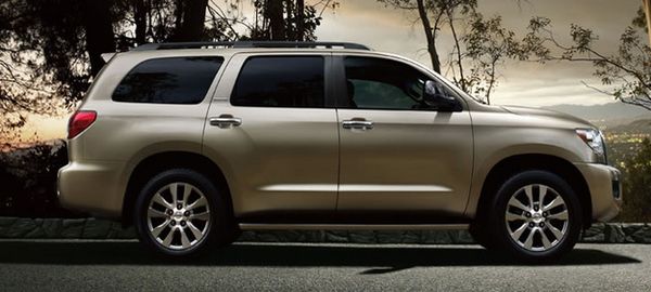 2015 Toyota Sequoia side