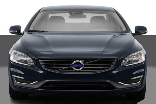 2015 Volvo S60 front