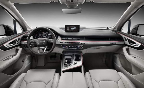 2016 Audi Q7 interior