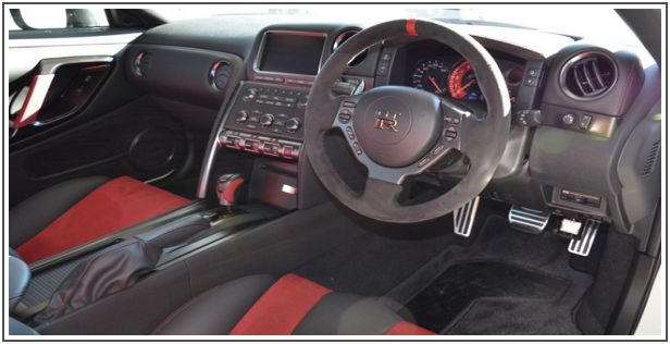 2016 Nissan GT-R interior