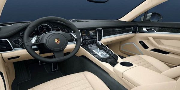 2016 Porsche Cayman interior