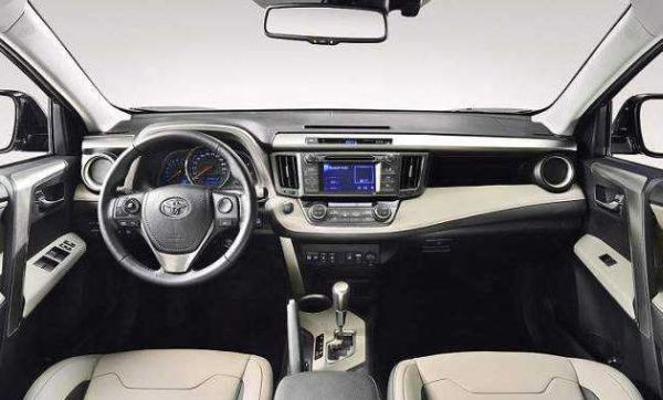 2016 Toyota RAV4 interior