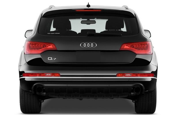 Audi Q7 back