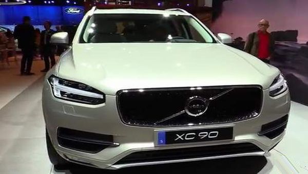 Volvo XC90 front