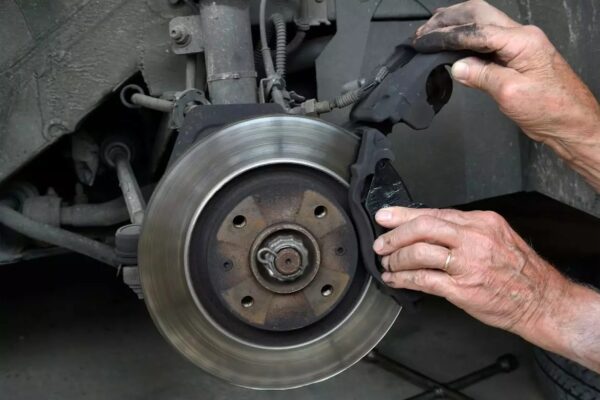 Understanding Brake Problems: Signs of Wear and When to Replace Pads ...